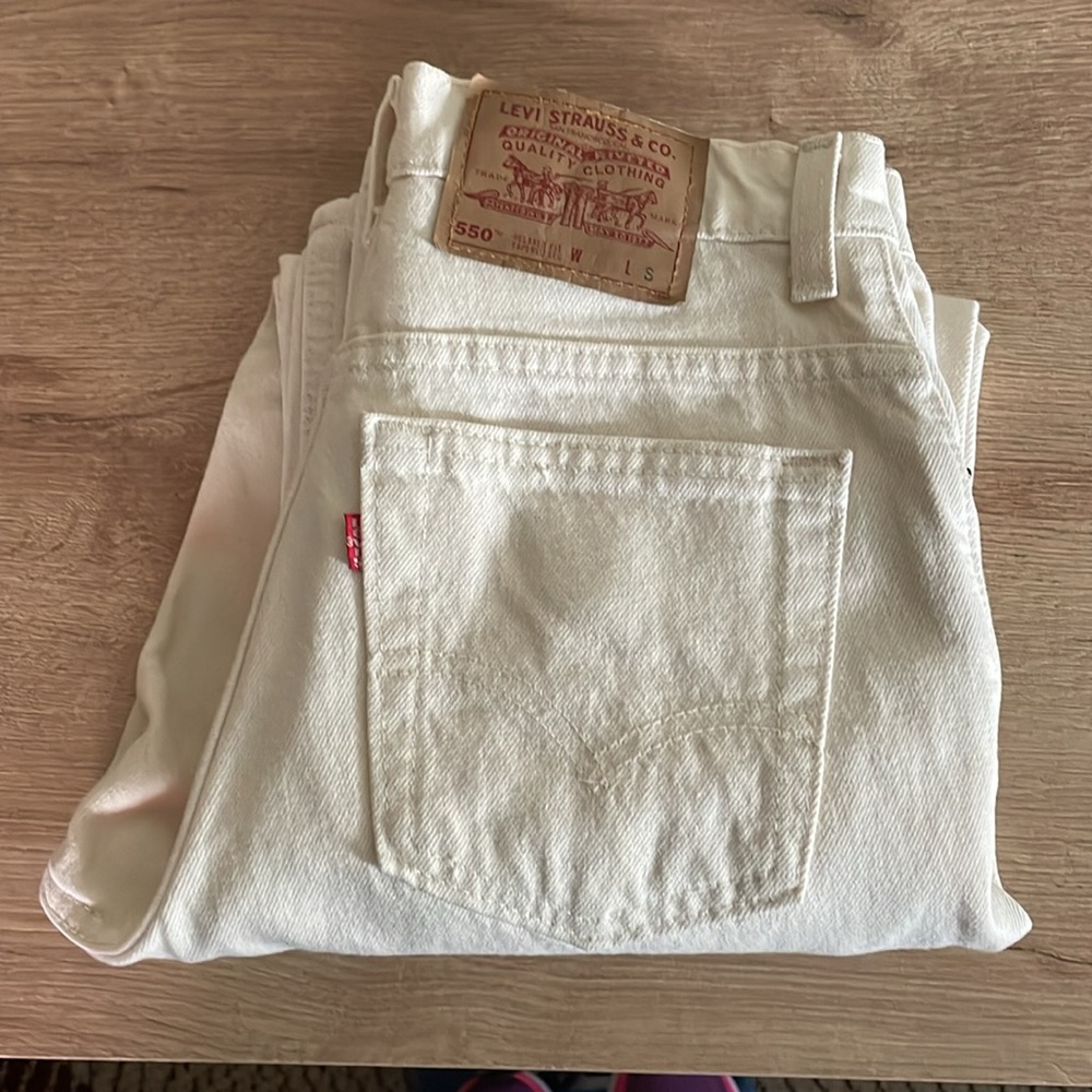 LEVI'S 550 Relaxed Fit Tapered Leg - Antique White